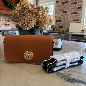 Marc Jacobs Recruit Turnlock Crossbody – Pebbled Leather Cognac